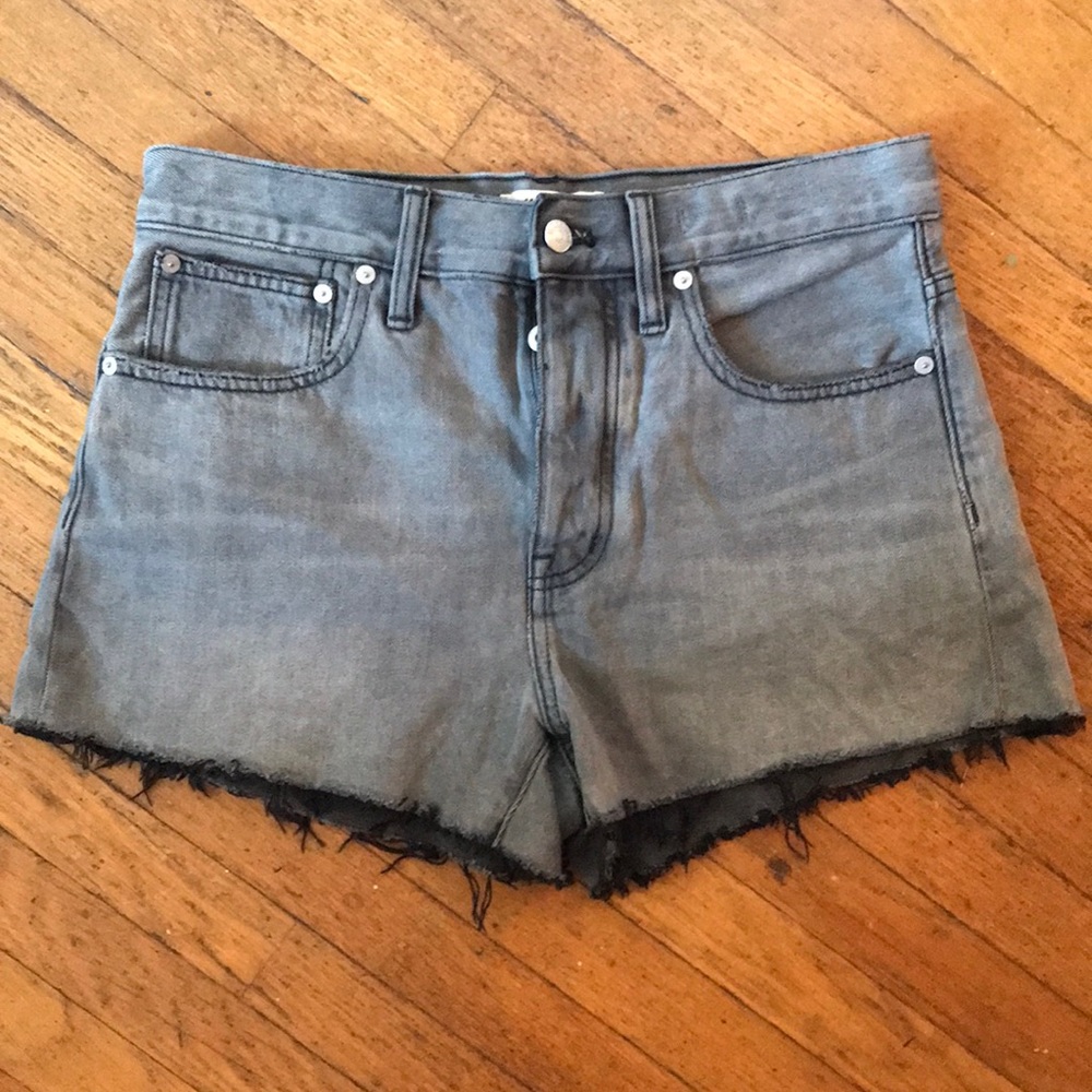 Madewell Soft Black/Gray Relaxed Denim Button Up Cut Off Shorts sz 27